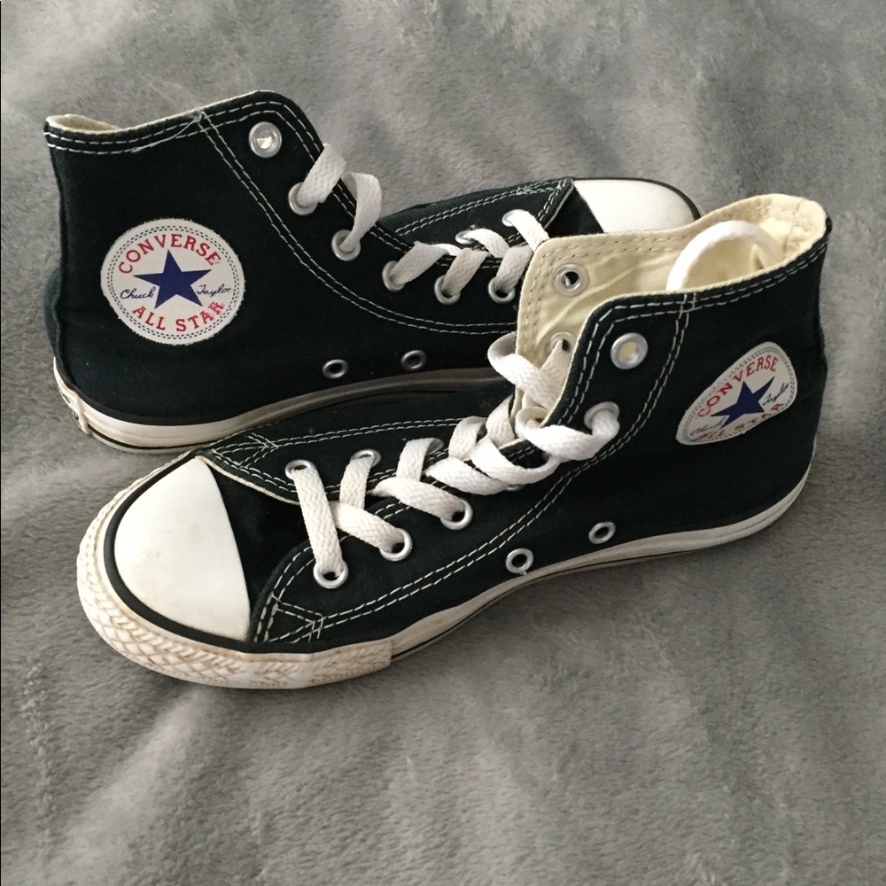Black and white classic converse.